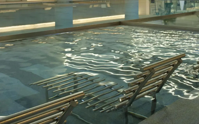 HUALUXE Shanghai Twelve at Hengshan by IHG