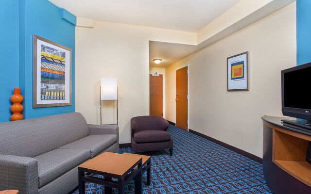 Fairfield Inn & Suites Louisville East