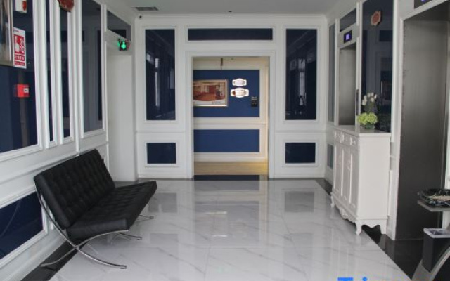 Zhoukou Xiangge Li Hotel