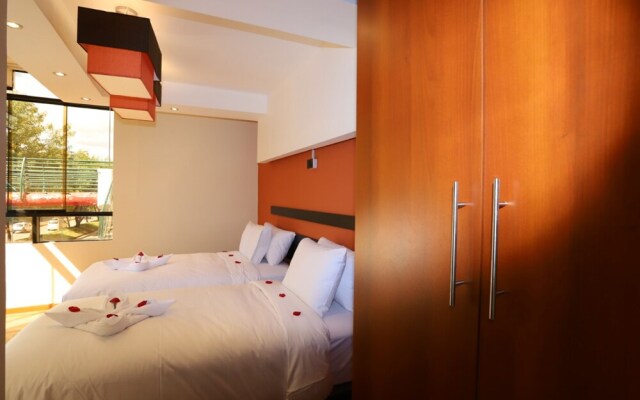 Capac Hotel II