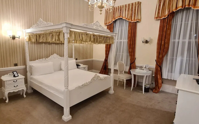 Manor of Groves Hotel, Golf & Health Club