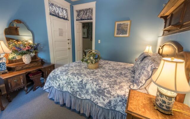 Southern Wind Inn Bed & Breakfast