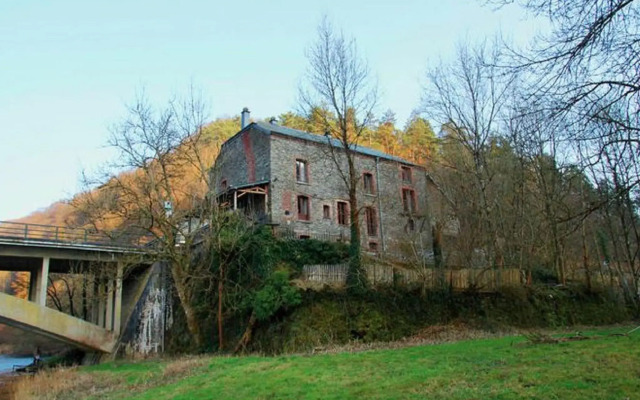 Holiday Home in Semois Valley Near Kayaking