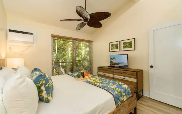 Aina Nalu 2bd/2ba 2 Bedroom Condo by Redawning