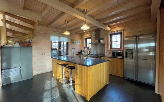 Villa With Sauna & Tub