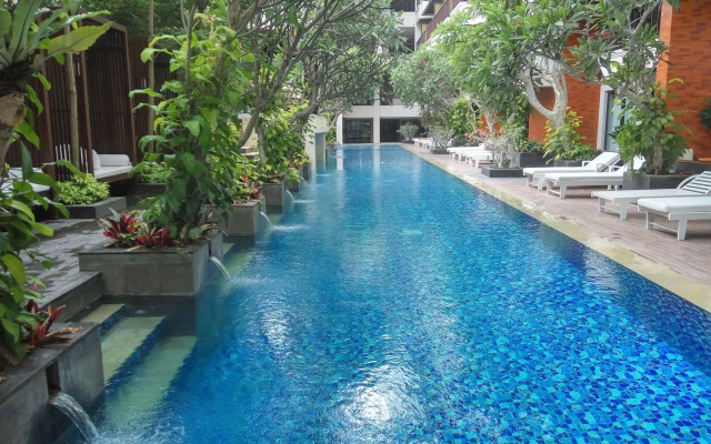 Jambuluwuk Oceano Seminyak Hotel