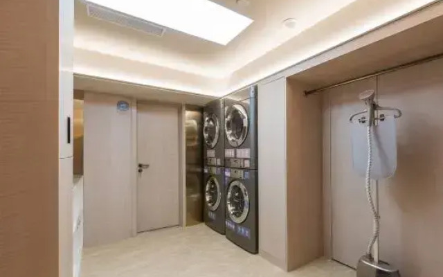 HanTing Hotel (Chongqing Longhu Tianjie Zhongyang Gongyuan Xi Subway Station)