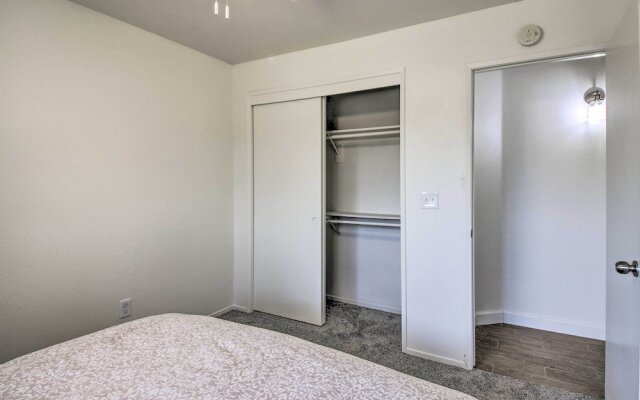 Comfy Bakersfield Townhome - Fire Pit & Patio