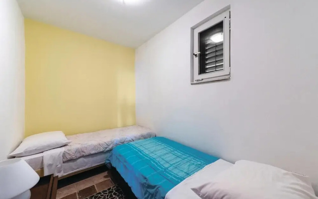 Awesome Home in Zaboric With 5 Bedrooms and Internet