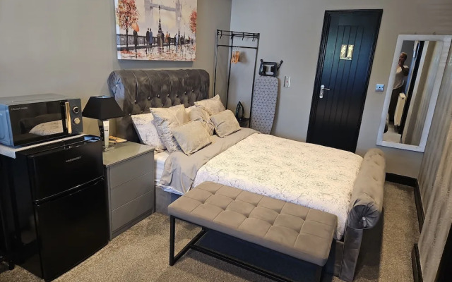 Cosy Studio in Dudley City Center