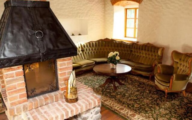 Linnumaja Guesthouse