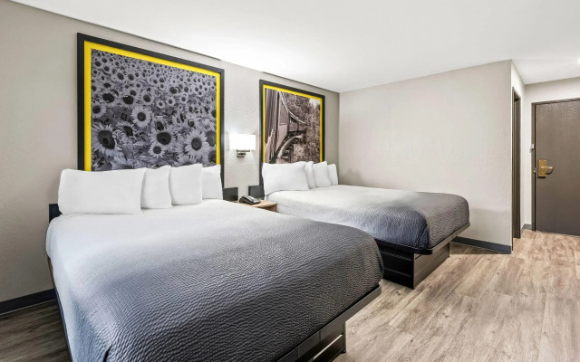 Super 8 by Wyndham Lewiston Auburn Area