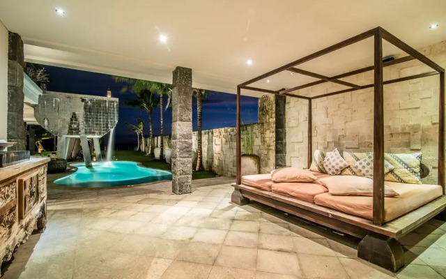 Absolute Cliff Front Pandawa Beach Villa