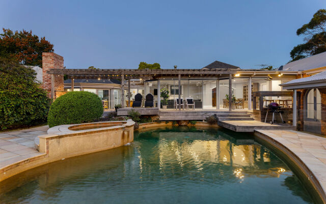 Tranquil Estate With Pool Heated Spa Gardens