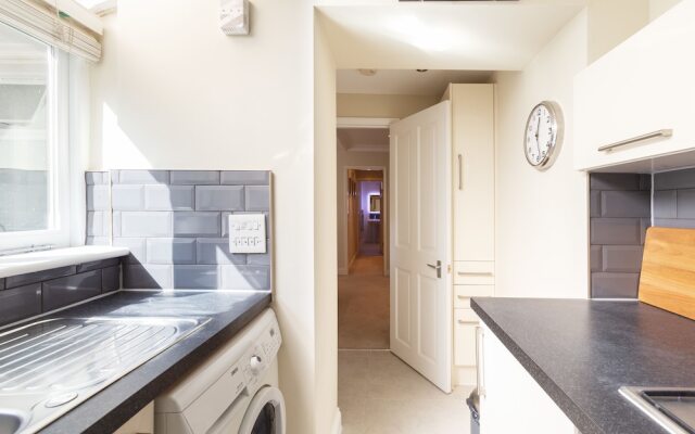 Elegant Double Bedroom in Belgravia