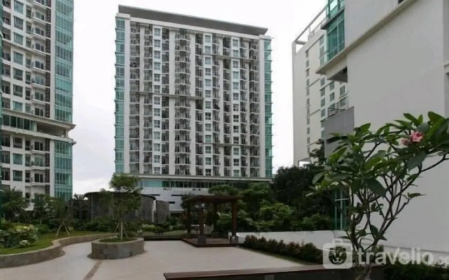 Comfy 2BR Apartment at Woodland Park Residence