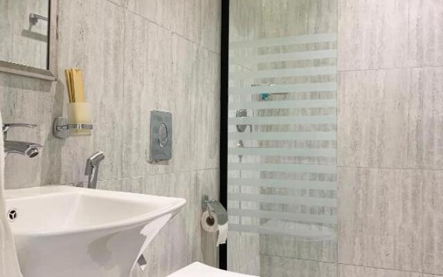 Kease Arid H -8 Luxury Gold Balcony XZ24