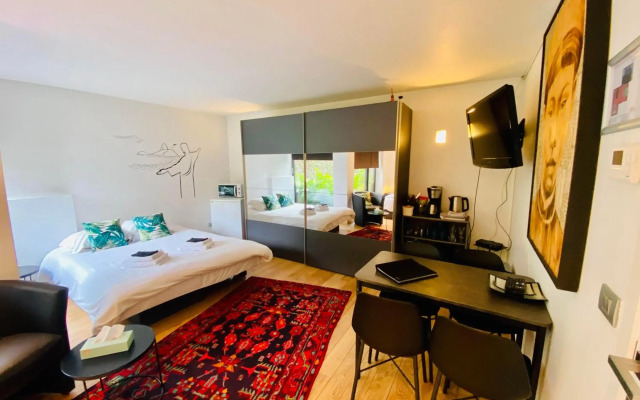 Modern Studio 4p near Bruges with Free Parking