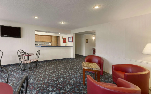 Super 8 by Wyndham Cromwell/Middletown