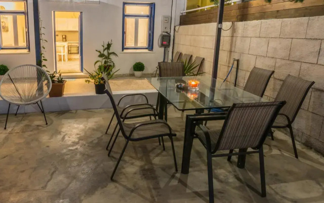 Danai House