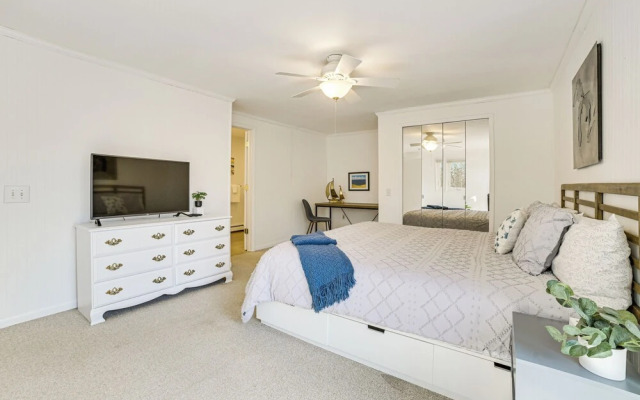 Close to 3 Ski Areas: Michigan Family Retreat!