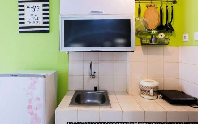 Cozy Studio Serpong Greenview Apartment