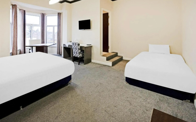 OYO The Baltimore Hotel