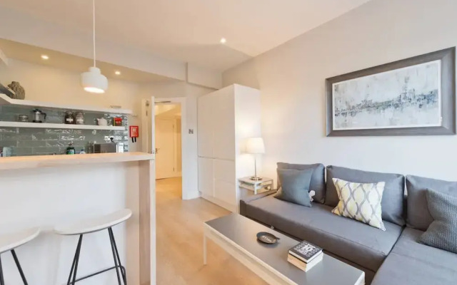 1 Bedroom Apartment Close to City Centre