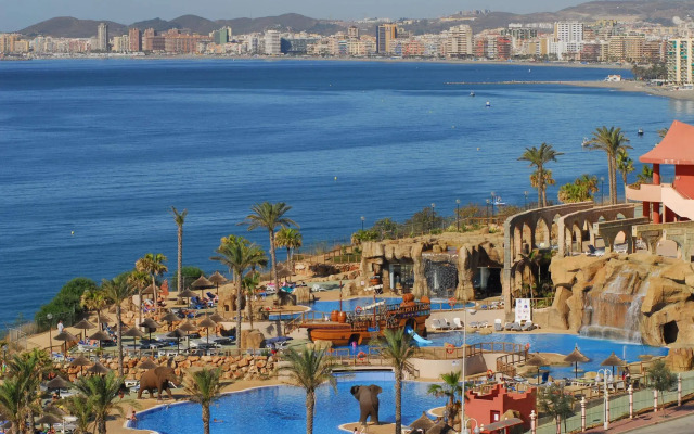 Holiday World RIWO - Teens Hotel