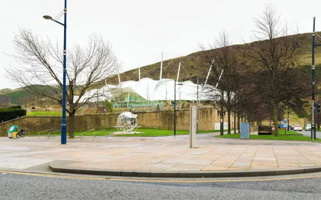 Peaceful City Retreat in Edinburgh's Heart