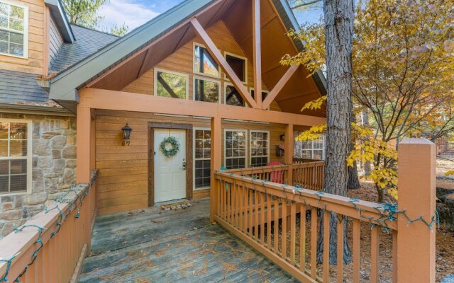 River's Creek 4 Bedroom Cabin by RedAwning