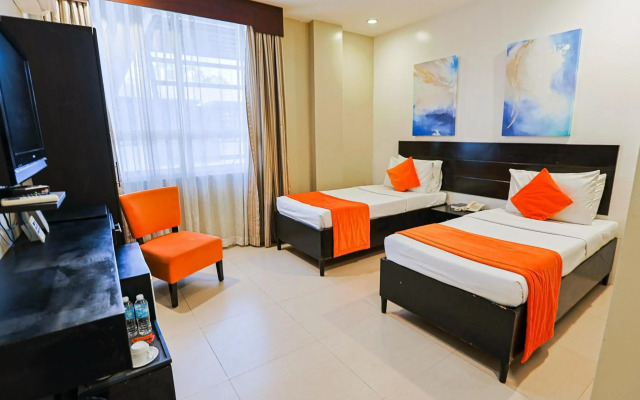 Holiday Suites Hotel & Resort
