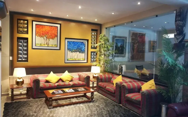 Rizzo Plaza Hotel