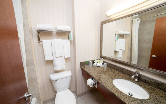 Holiday Inn Express Hotel & Suites Drayton Valley, an IHG Hotel