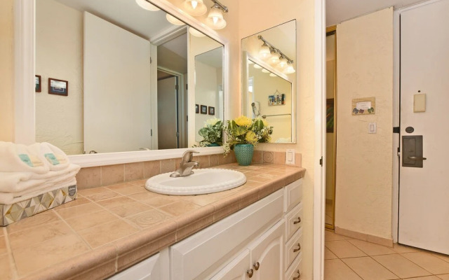 Papakea #E109 1 Bedroom Condo By Redawning