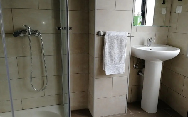 Good Vibes - Lagos Guest House