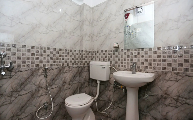 Hotel A R Inn 1 By OYO Rooms