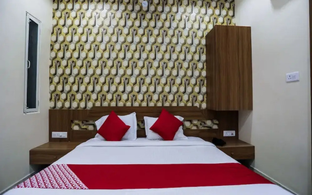 OYO 16163 Hotel Shri Hari