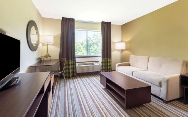 Super 8 by Wyndham Perry