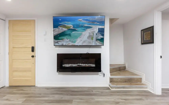 3 Bedroom Loft in Downtown Free parking