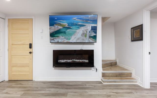 3 Bedroom Loft in Downtown Free parking