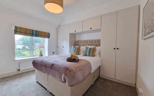 Dysa South Clifton House