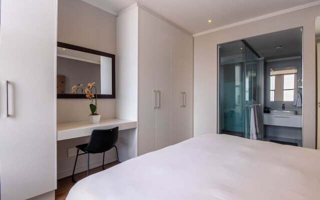 Sandton Smart Apartment Seventeen