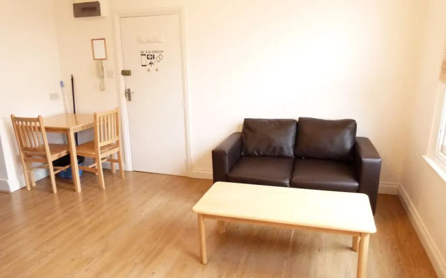SS Property Hub - Family Apartment in Kensington