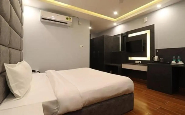 FabHotel Prime AV Royale