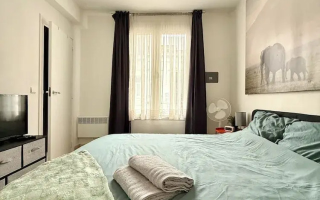 Peaceful 2 minutes European Parliament