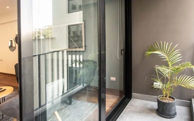 w Spotless 2BR With Balcony in Miraflores
