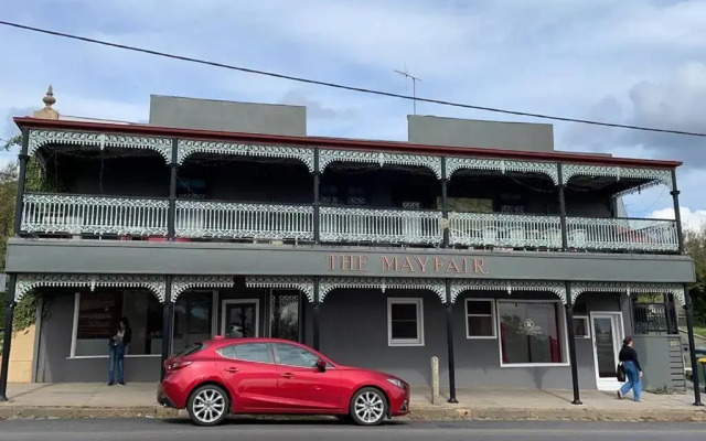 The Mayfair, 4 -bed rooms accommodation Daylesford