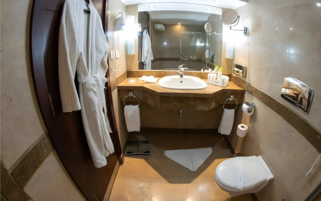 Aracan Eatabe Luxor Hotel