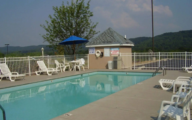 Holiday Inn Express & Suites Knoxville-North-I-75 Exit 112 by IHG